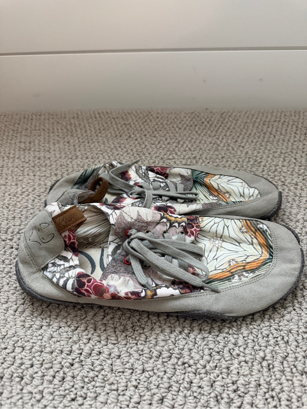 Wildling rewild Women's Floral-Print Sneakers in Light Gray - NWT